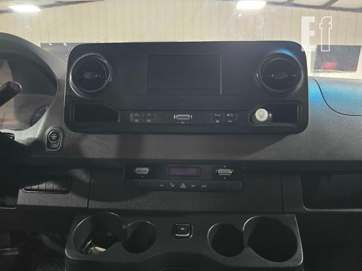 2019-mercedes-benz-sprinter-4500-image-18