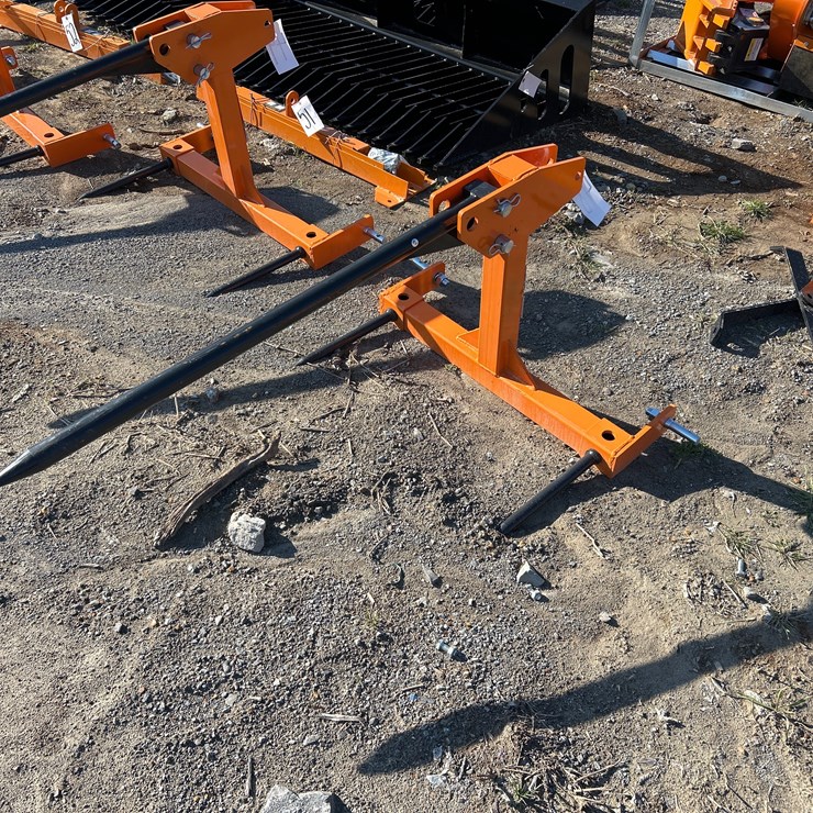 #48 • UNUSED 3PT HAY SPEAR