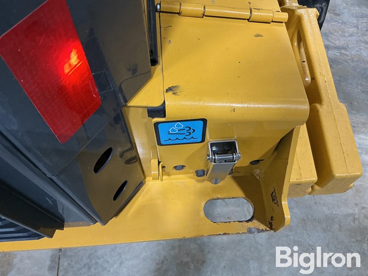 2023-deere-333g-image-13