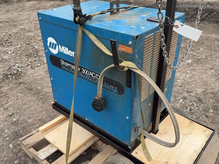 miller-shopmaster-300ac/dc-welder,-works-great,-with-wire-feed-and-leads-image-2