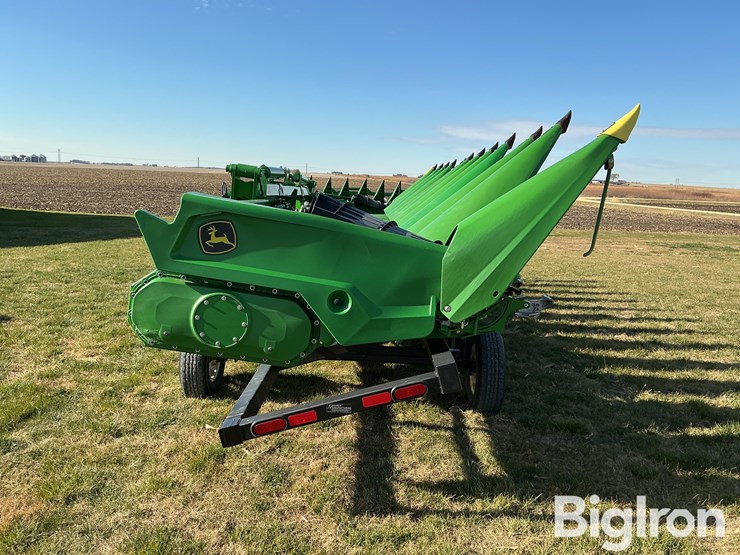 2024-john-deere-c12f-image-4