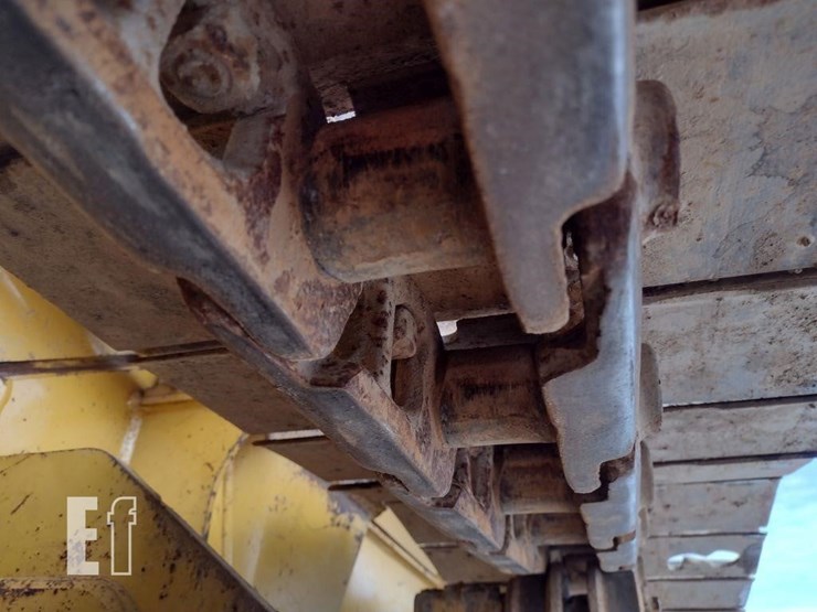 2005-caterpillar-d4g-xl-image-31