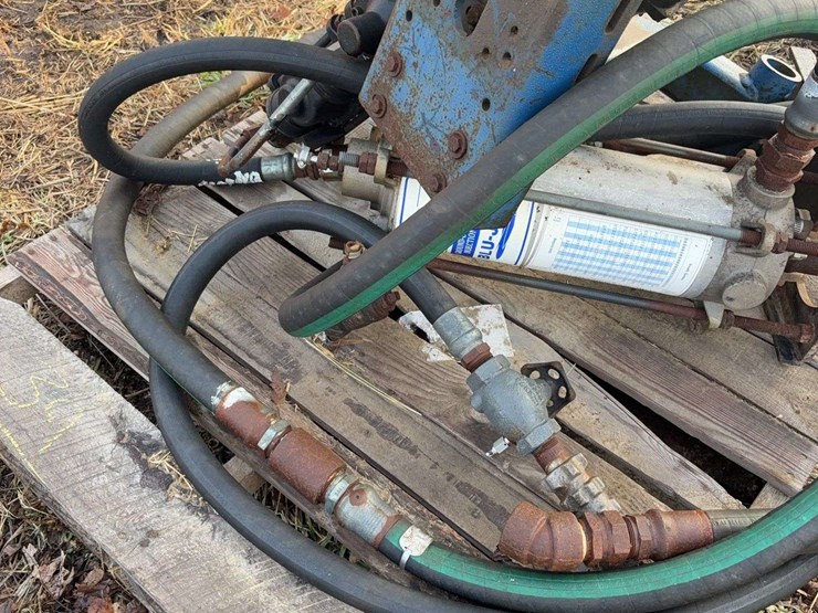 nh3-ground-driven-pump-with-hoses,-blue-jet-injection-pump-image-3