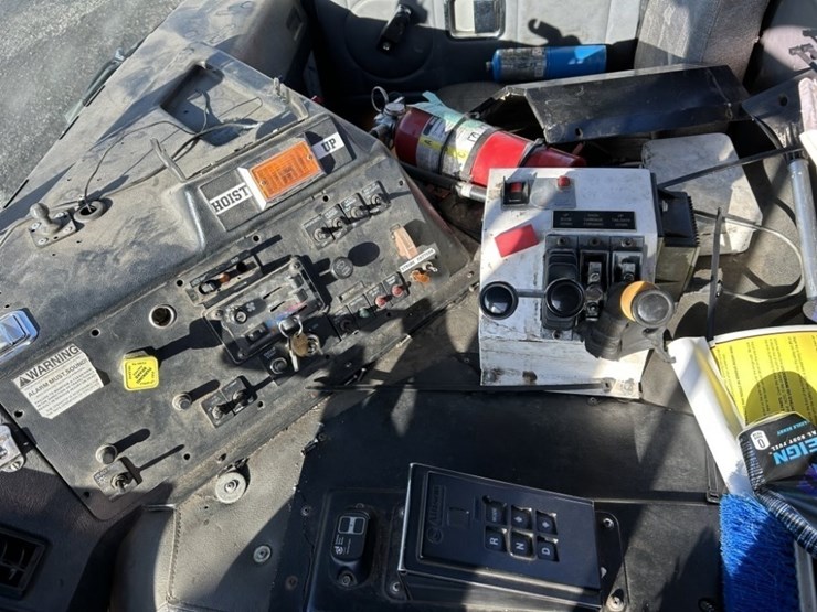 2003-autocar-wx-t/a-roll-off-truck-image-13