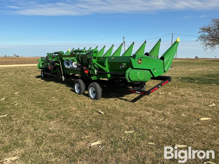 2024-john-deere-c12f-image-5