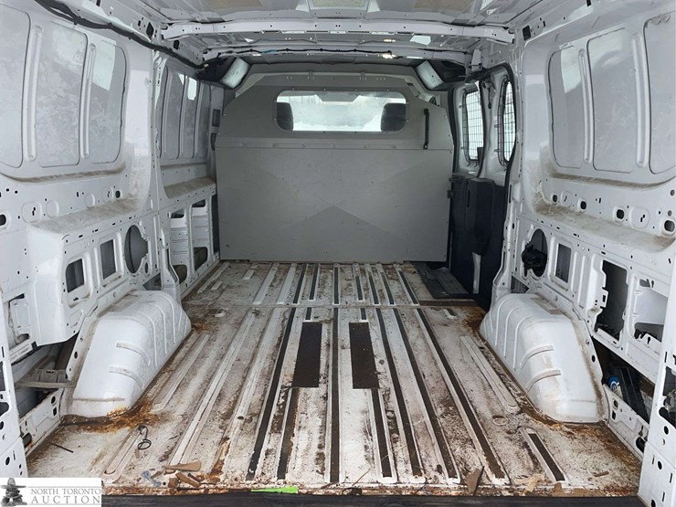 2015-ford-transit-image-28