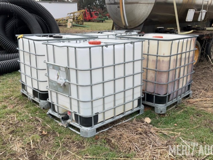 (4)-250-gallon-poly-totes-image-2