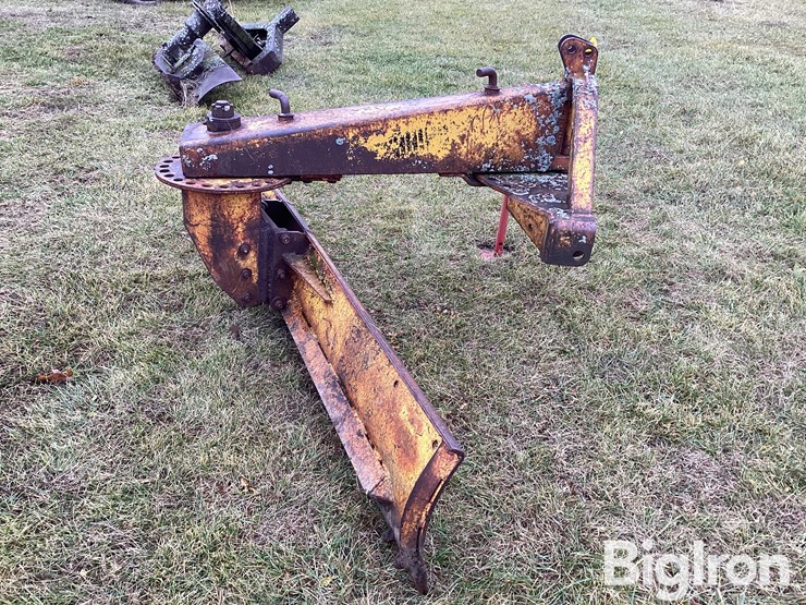 big-rhino-8’-blade-image-4