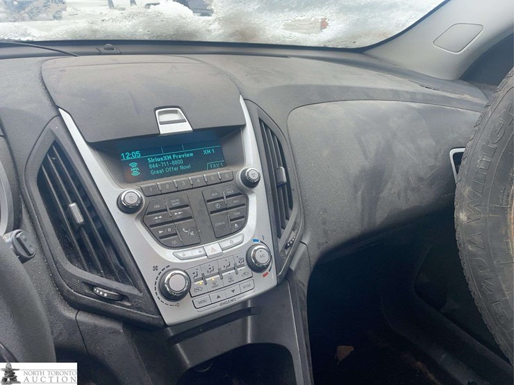 2015-chevrolet-equinox-image-16