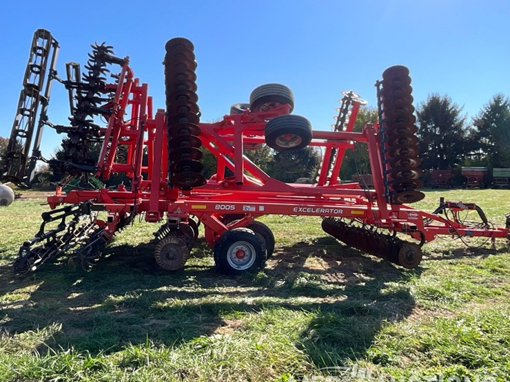 2016-kuhn-krause-8005-excelerator-verticle-tillage-tool-image-5
