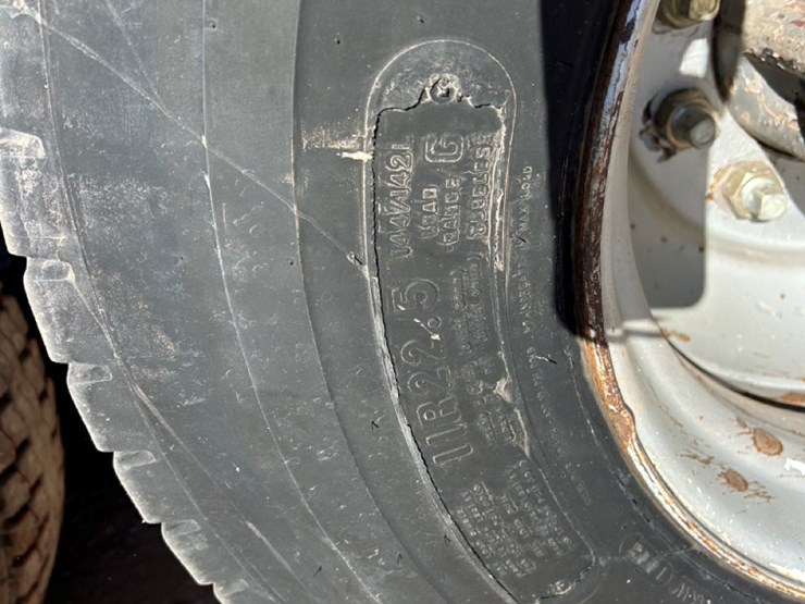 1995-international-8200-image-8