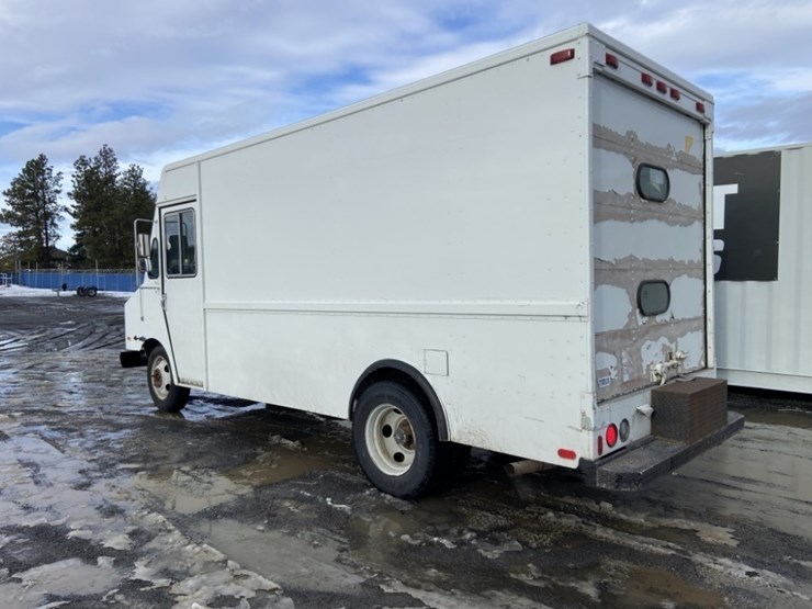 1994-chevrolet-p-truck-forward-step-van-image-3