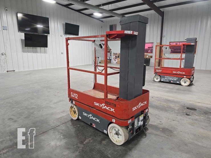 2011-skyjack-sj12-image-2