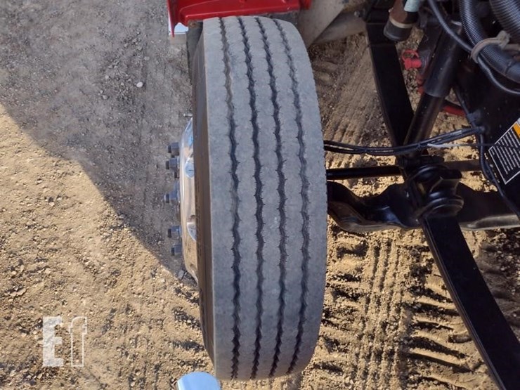 peterbilt-330-image-18