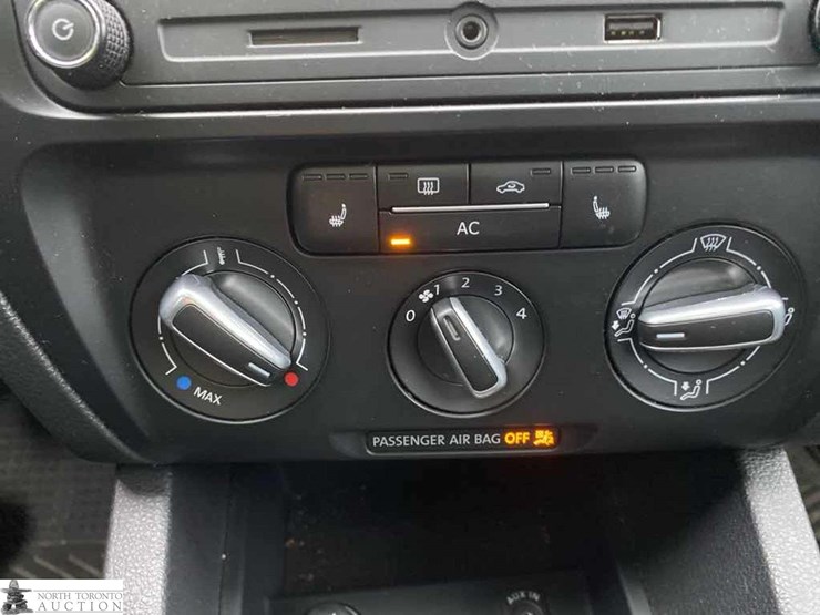 2011-volkswagen-jetta-comfortline-4dr-sedan-image-21