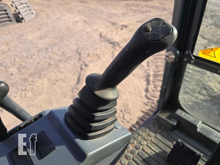 2022-xcmg-xe210u-image-15