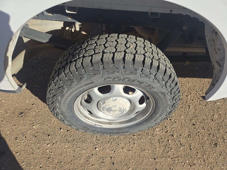 2020-ford-f150-xl-image-10