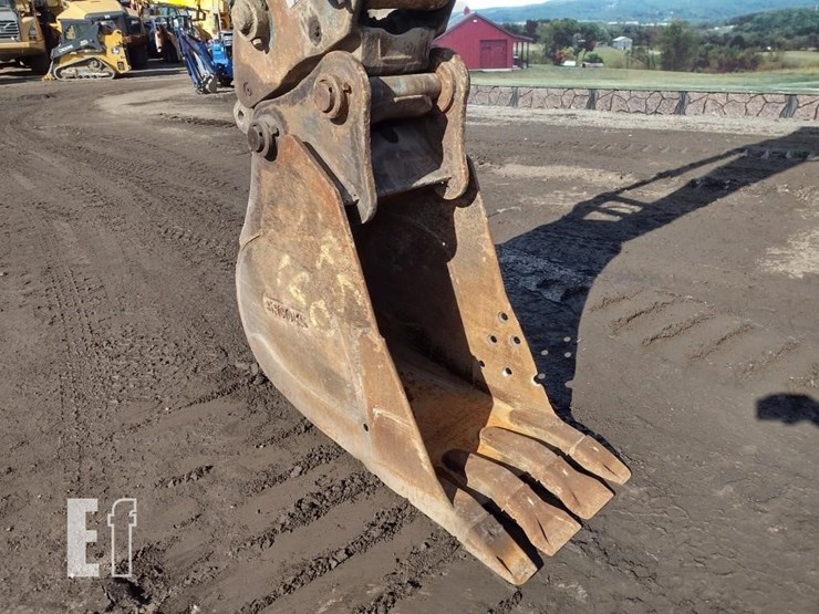 2012-hitachi-zx160-lc-3-image-15