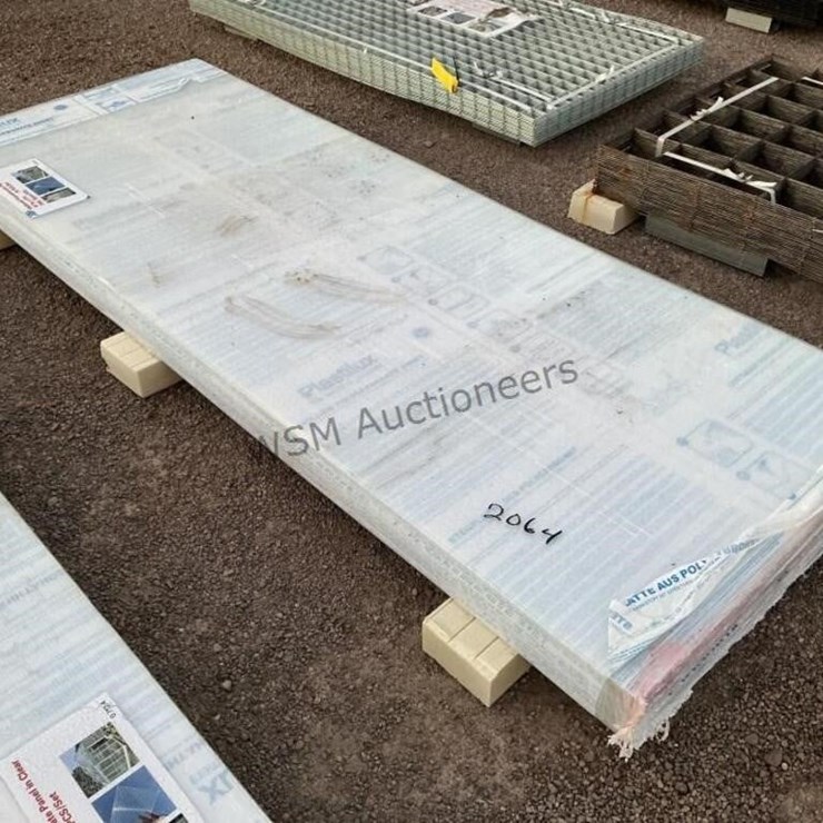 (20) 35IN X 8FT POLYCARBONATE PANELS