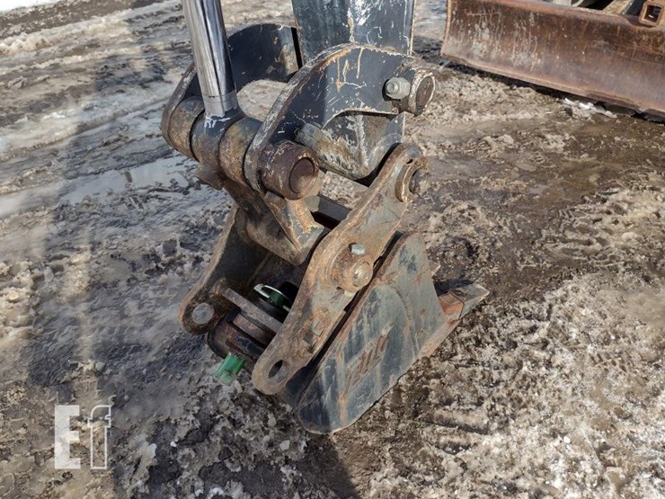 2013-deere-35d-image-16