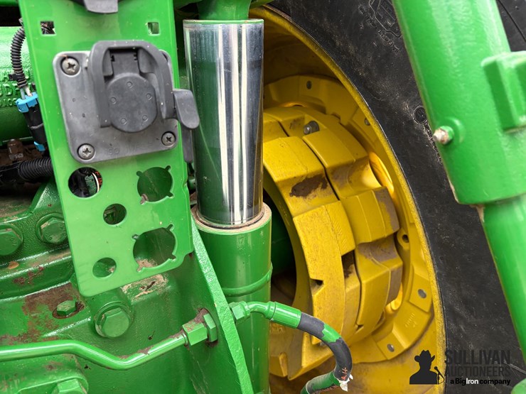 2011-john-deere-8260r-image-20