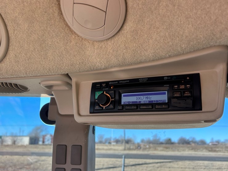 2020-john-deere-5100e-image-26