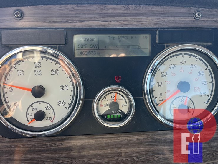 2022-freightliner-coronado-122-sd-image-9