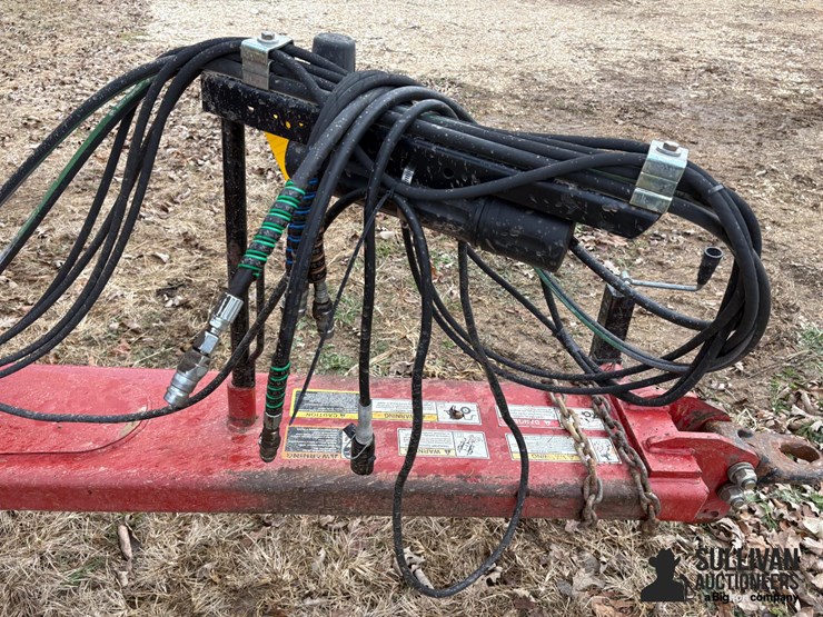 2012-case-ih-330-image-12