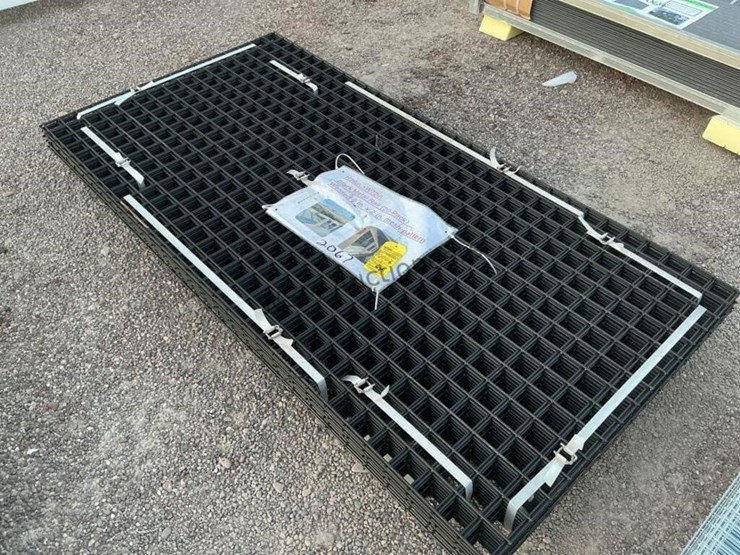 (20)-black-metal-rail-panels-image-1