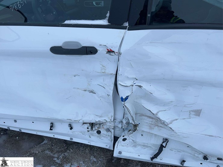 2025-ford-explorer-image-12