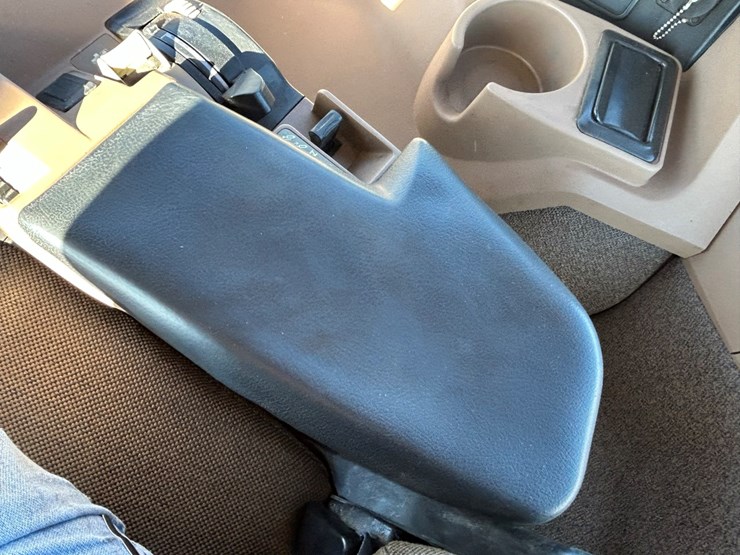 1998-john-deere-8400-image-32