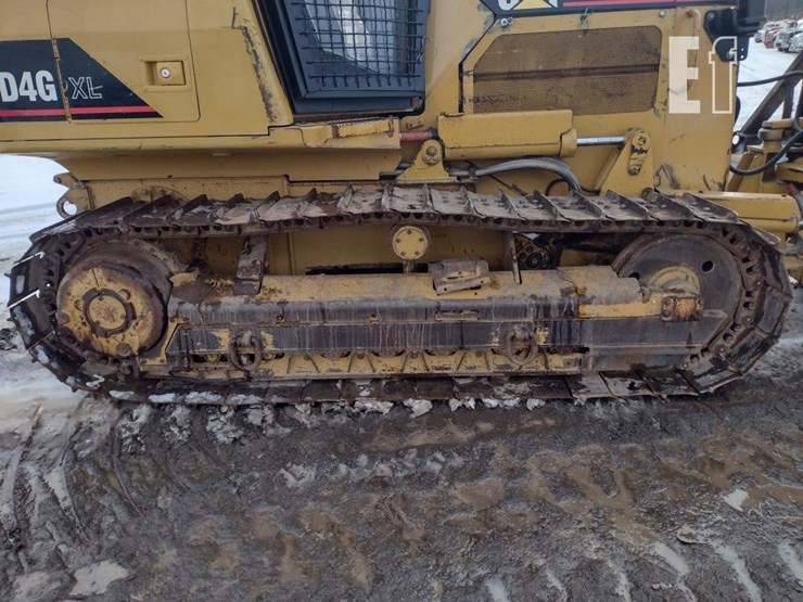 2005-caterpillar-d4g-xl-image-33