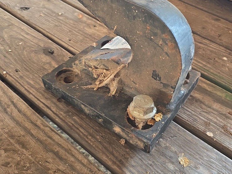 top-hook-off-ih-3pt-hitch-image-1