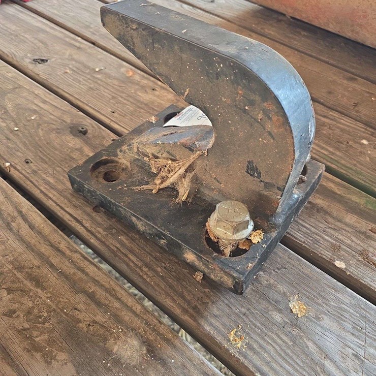 Top hook off IH 3pt hitch
