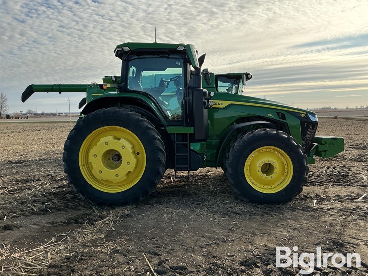 2024-john-deere-8r-370-image-4