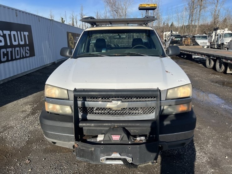 2004-chevrolet-silverado-3500-image-8