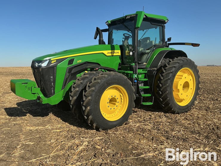 2024-john-deere-8r-370-image-1