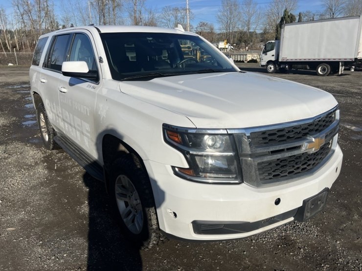 2018-chevrolet-tahoe-image-2