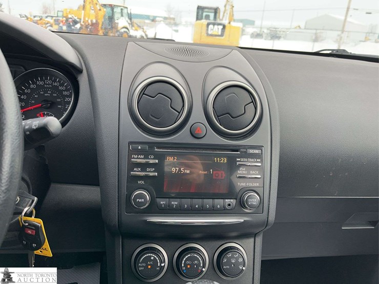 2013-nissan-rogue-image-16