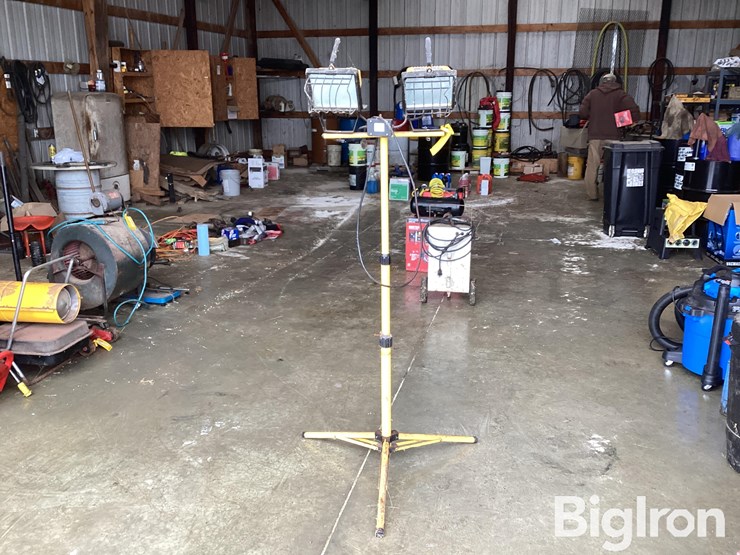 halogen-shop-light-image-2