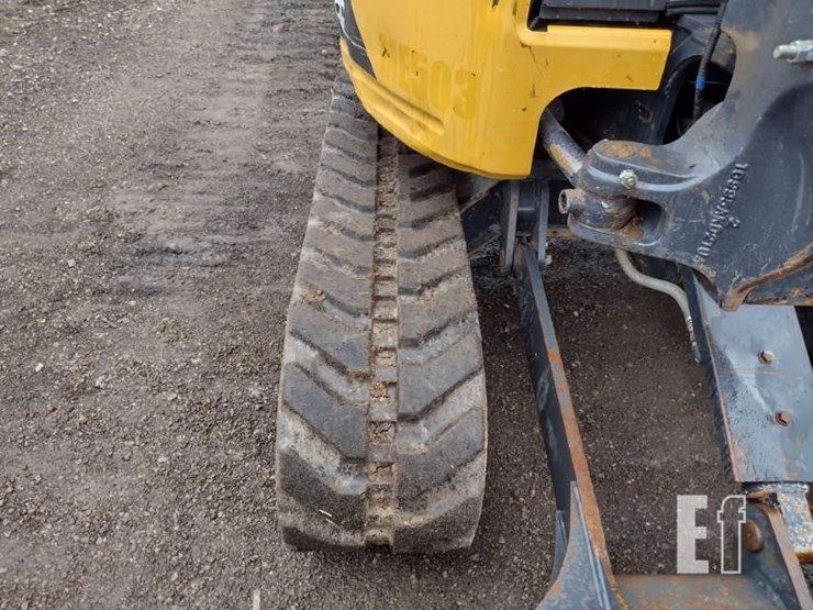 2022-deere-26g-image-41