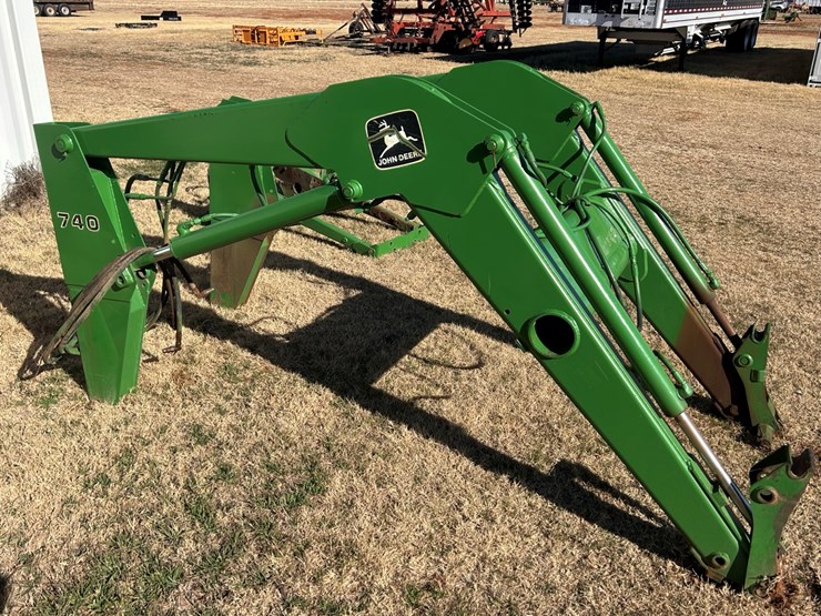 john-deere-740-image-1