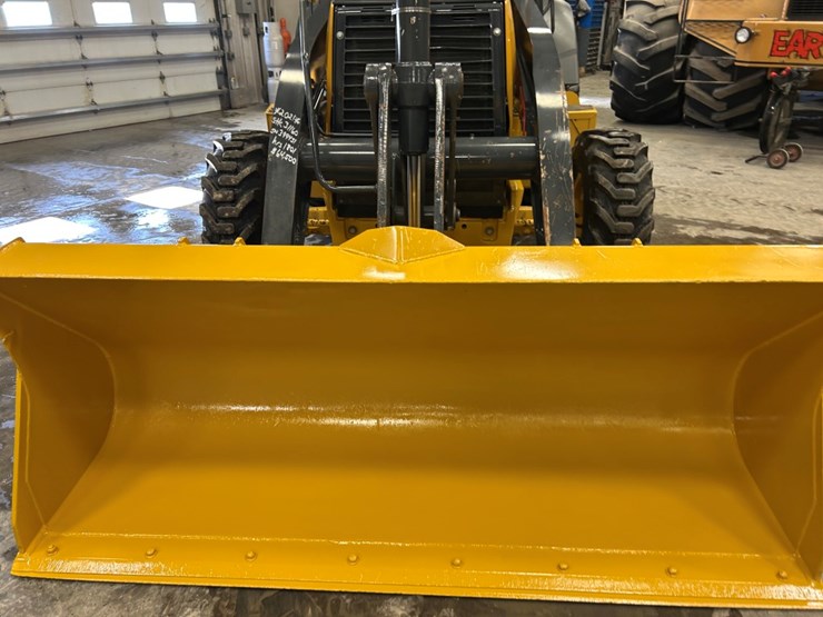 2021-deere-310sl-hl-image-32