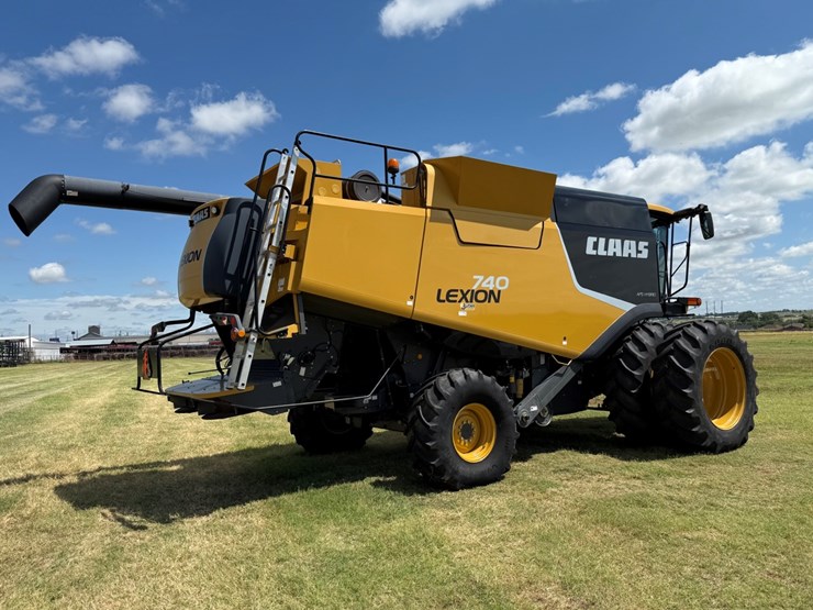 #24-•-claas-740-image-3