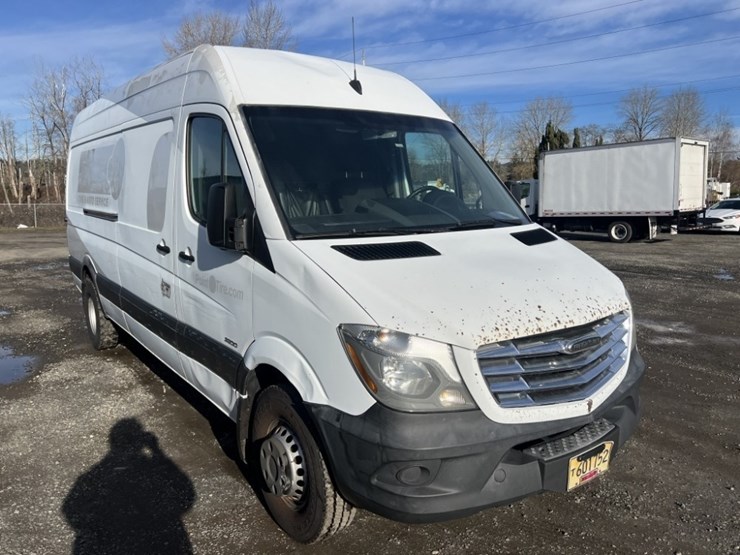 2016-freightliner-sprinter-3500-image-2