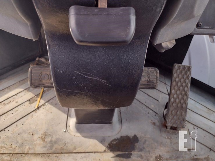 caterpillar-930g-image-9