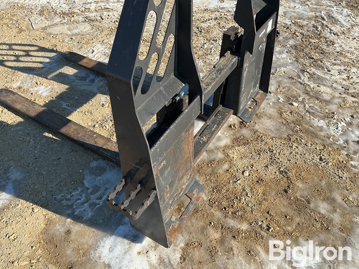 2015-melecio-4'-skid-loader-mount-pallet-forks-image-13