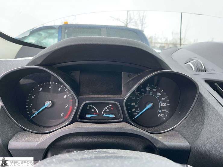 2013-ford-escape-se-image-16