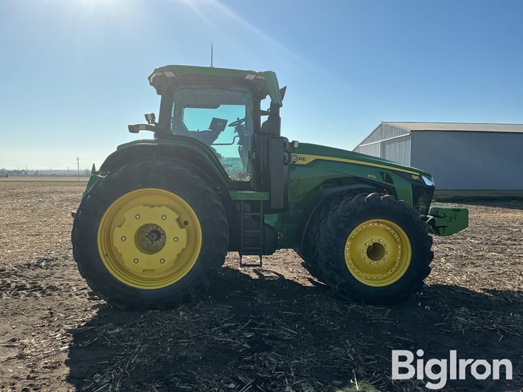 2024-john-deere-8r-370-image-4