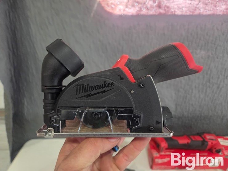 milwaukee-battery-operated-hand-tools-image-6